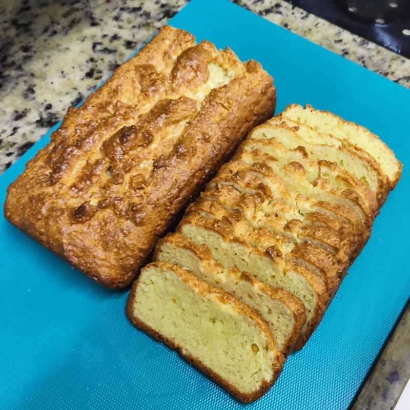 pão low carb na fatiado