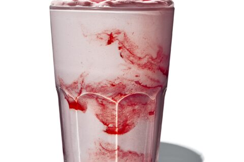 BK Shake Morango com Dentaduras